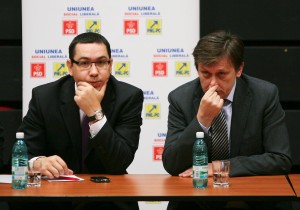 Presedintele PNL, Crin Antonescu si presedintele PSD, Victor Ponta participa la dezbaterea pe problemele sistemului sanitar din Romania, organizata la Hotel Pullman din Bucuresti